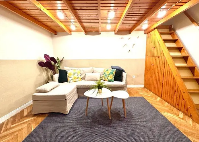 Almassy Residence-modern Apartament